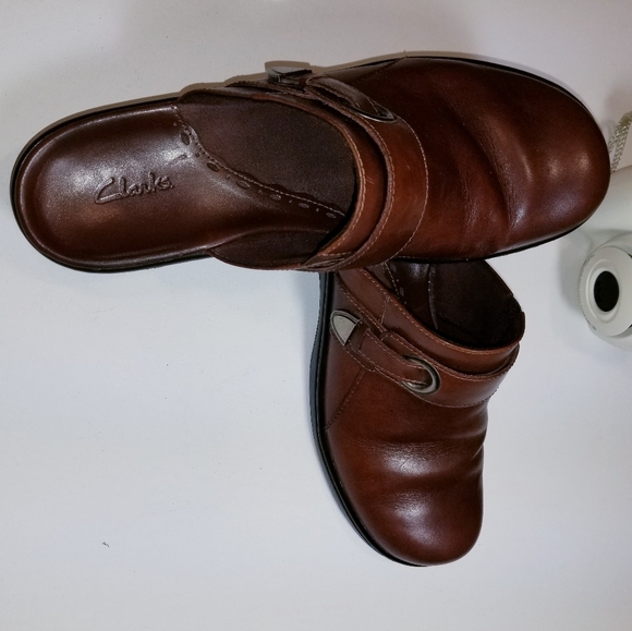 Clark's size 9 brown slip-on clogs/mules - Picture 5 of 8